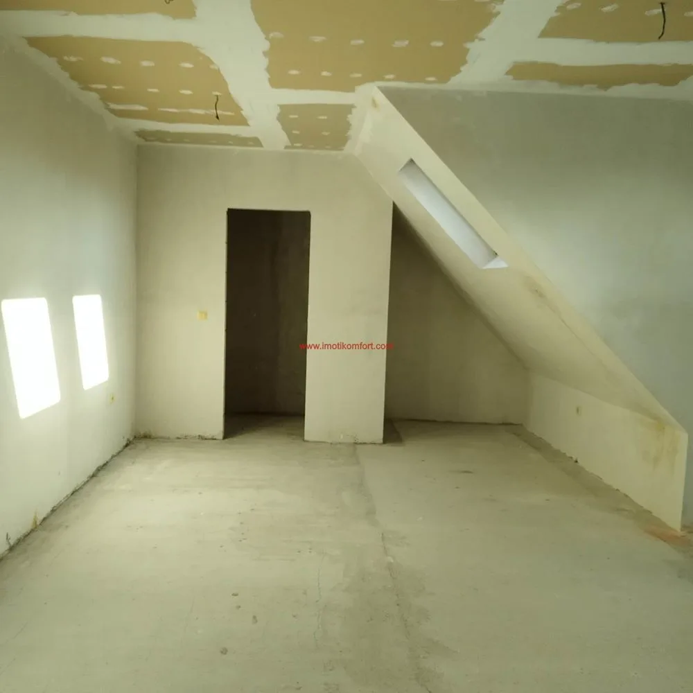 Super Center, Etage 1, Büro 54 m² -0 Супер център, НС, ет.1, офис 54 кв.м. - 0