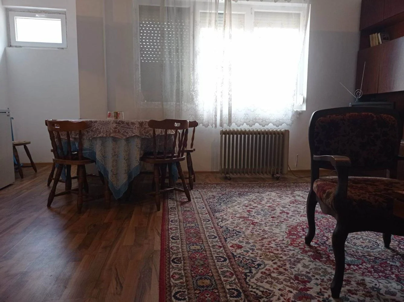 Zentrum, Erdgeschosswohnung zur Miete mit Möbeln-0 Zentrum, möblierte Erdgeschosswohnung zu vermieten – 0