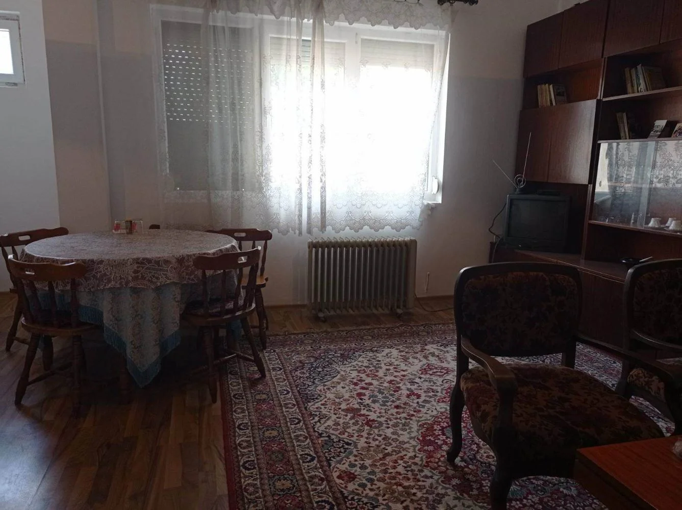 Zentrum, Erdgeschosswohnung zur Miete mit Möbeln-0 Zentrum, möblierte Erdgeschosswohnung zu vermieten – 0