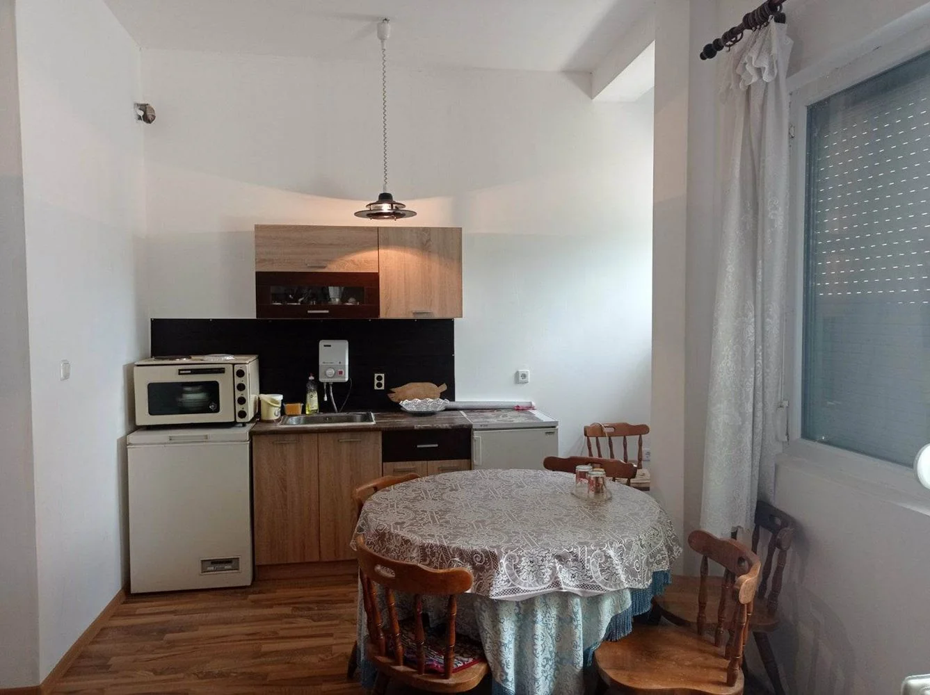 Zentrum, Erdgeschosswohnung zur Miete mit Möbeln-0 Zentrum, möblierte Erdgeschosswohnung zu vermieten – 0