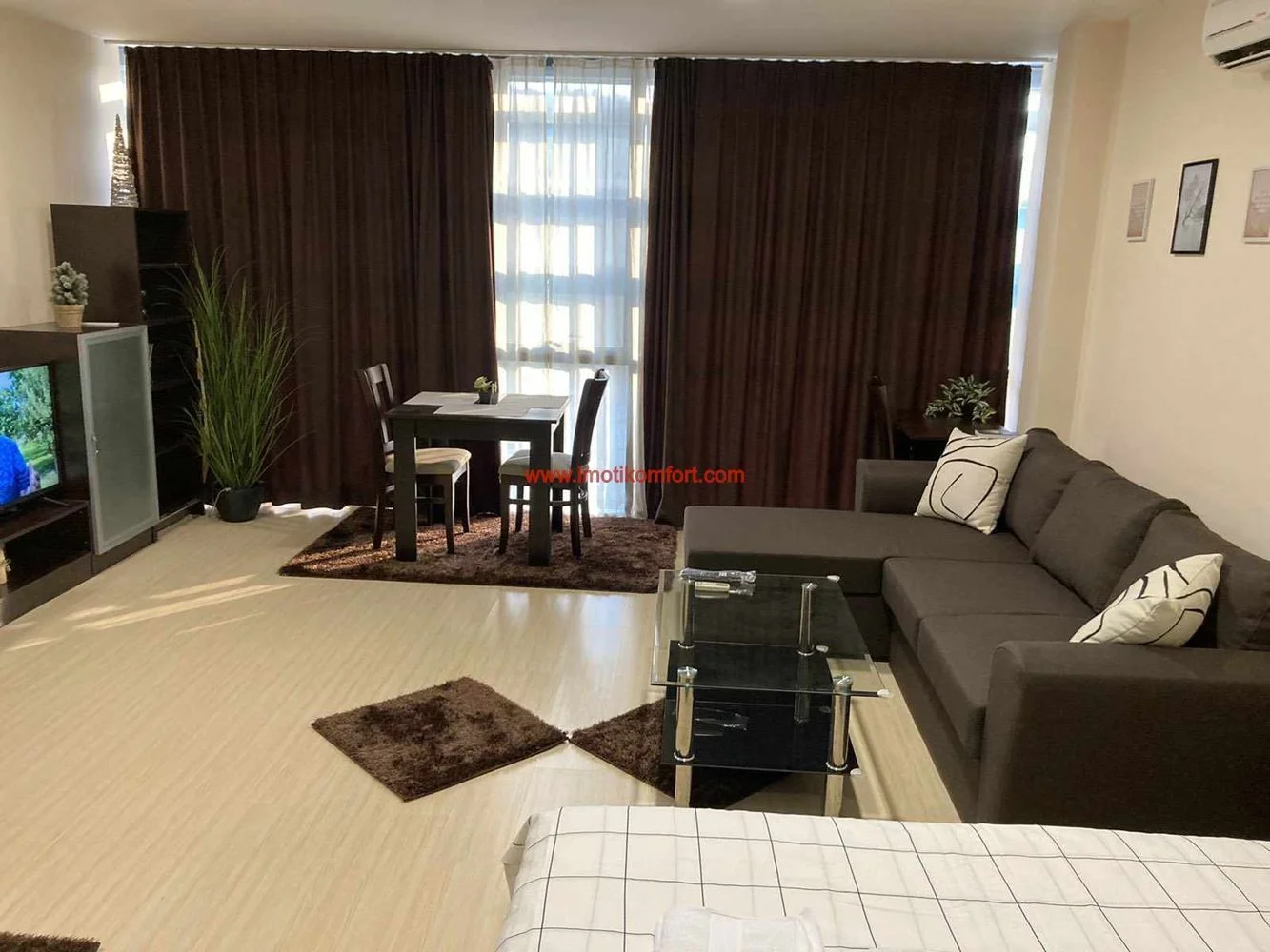 Merkez, tamamen mobilyalı daire, yeni inşaat-0 Merkezde, tamamen mobilyalı daire, yeni inşaat - 0