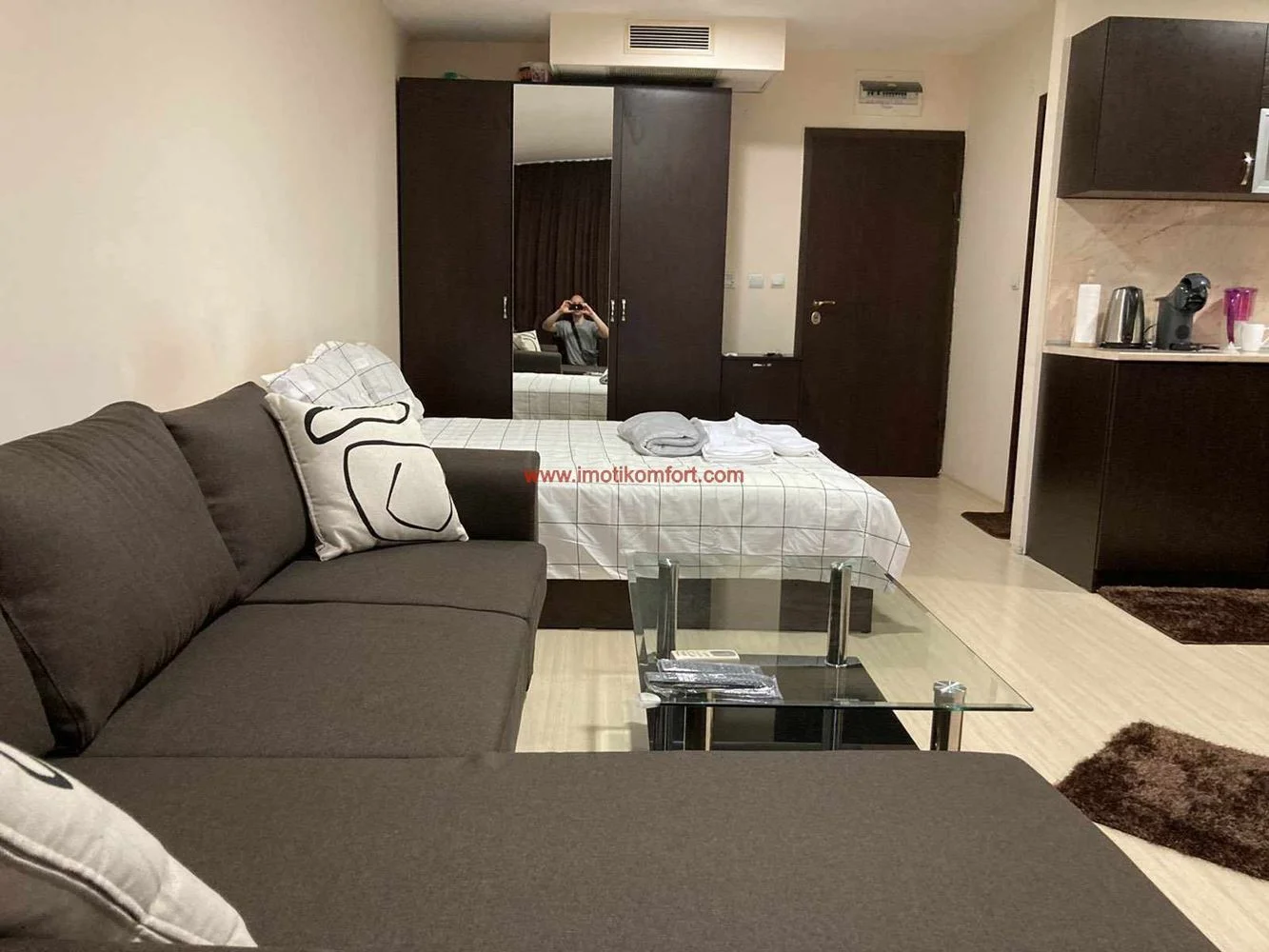 Merkez, tamamen mobilyalı daire, yeni inşaat-0 Merkezde, tamamen mobilyalı daire, yeni inşaat - 0