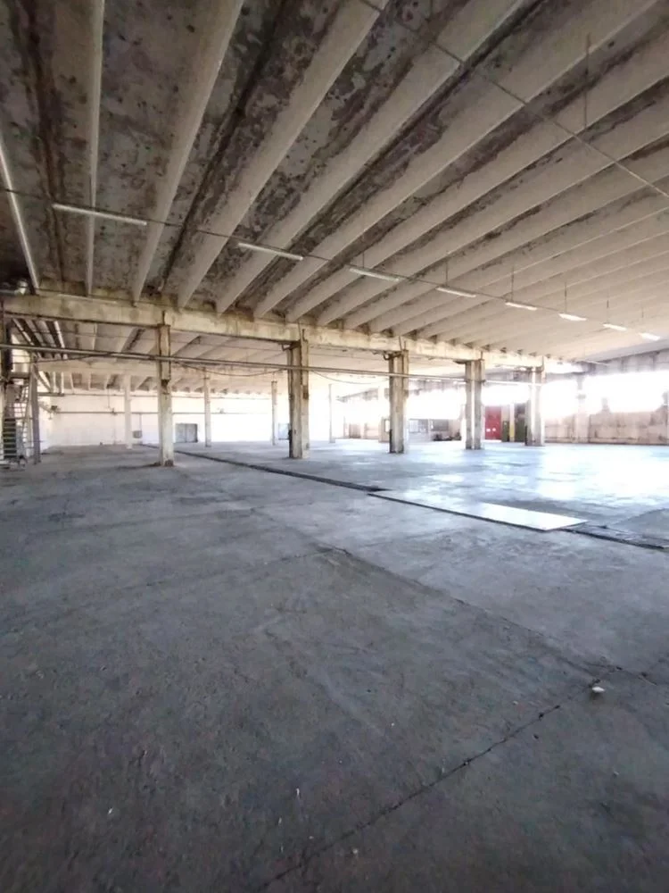 Gewerbeflächen, Möglichkeit zur Anmietung verschiedener Flächen von 500 m² bis 4500 m², Hof-0 Gewerbefläche, verschiedene Flächen von 500 m² bis 4.500 m² können angemietet werden, Außenbereich – 0