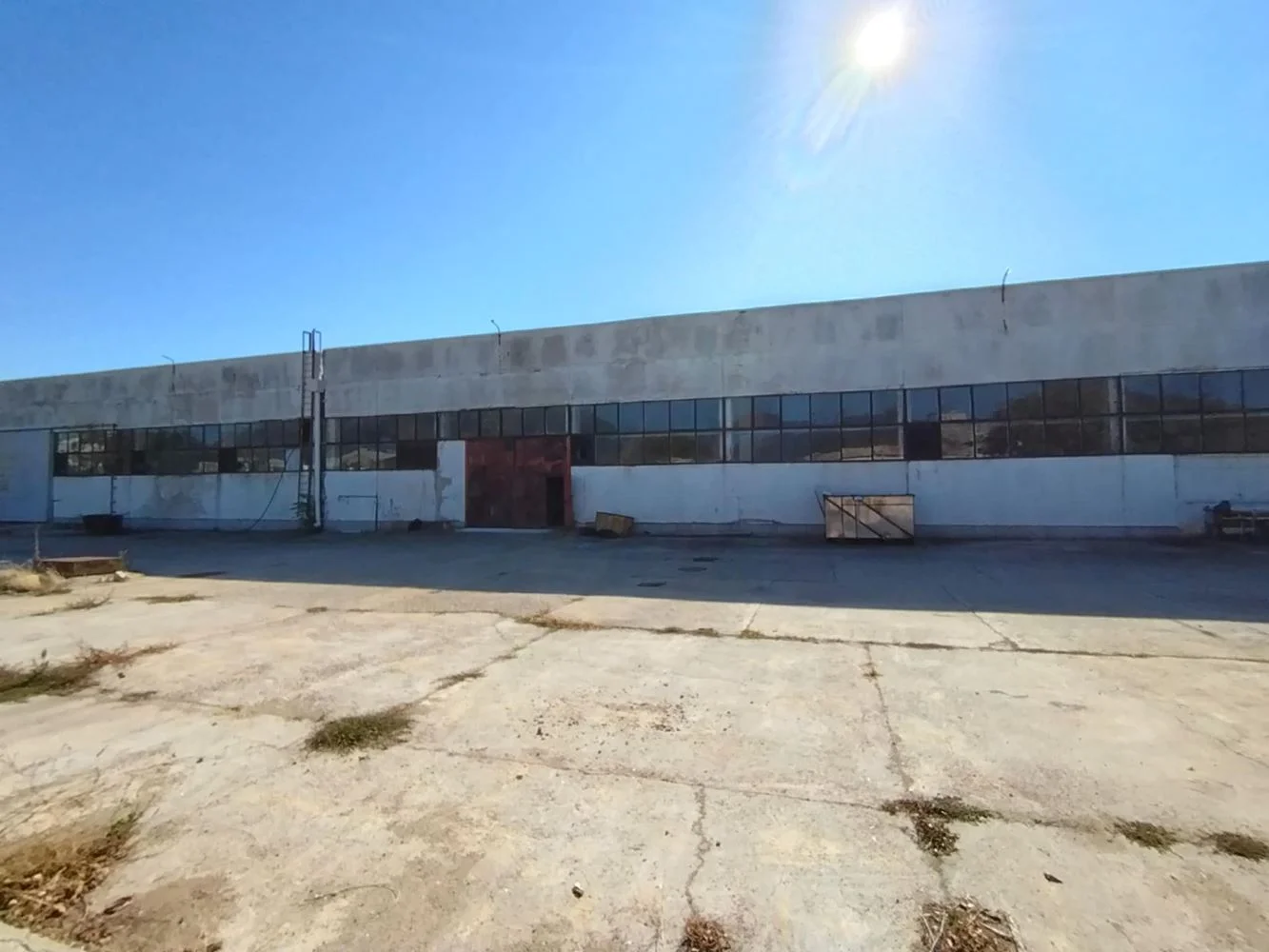 Gewerbeflächen, Möglichkeit zur Anmietung verschiedener Flächen von 500 m² bis 4500 m², Hof-0 Gewerbefläche, verschiedene Flächen von 500 m² bis 4.500 m² können angemietet werden, Außenbereich – 0