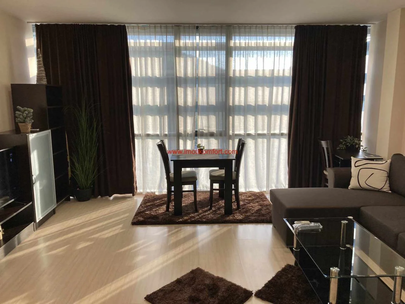 Merkez, tamamen mobilyalı daire, yeni inşaat-0 Merkezde, tamamen mobilyalı daire, yeni inşaat - 0