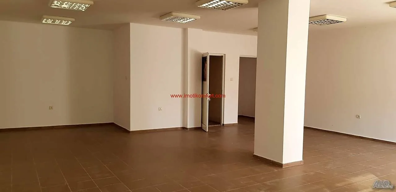 Zentrum, NS, Erdgeschoss, 87 qm, Lager, WC, für Büros, Garagen, Salons, etc.-0 Център, НС, партер, 87кв.м., склад,WC, за офиси, гаражи, салони и др. - 0