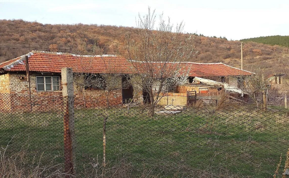 Dorf Malko Chochoven – landwirtschaftlicher Hof, Gesamtfläche 300 m², Grundstück 1900 m²