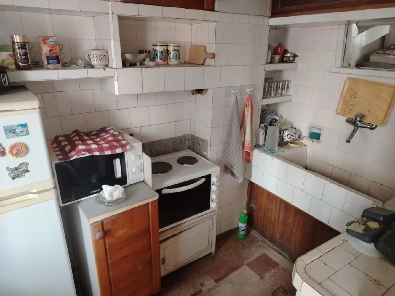 Zentrum, Mehrzimmerwohnung aus Backstein, 99m² Nettofläche, Zentralheizung, Südlage, Garage-0 Stadtzentrum, Mehrzimmerwohnung in Ziegelbauweise, 99 m² Nutzfläche, Fernwärme, Südausrichtung, Garage – 0