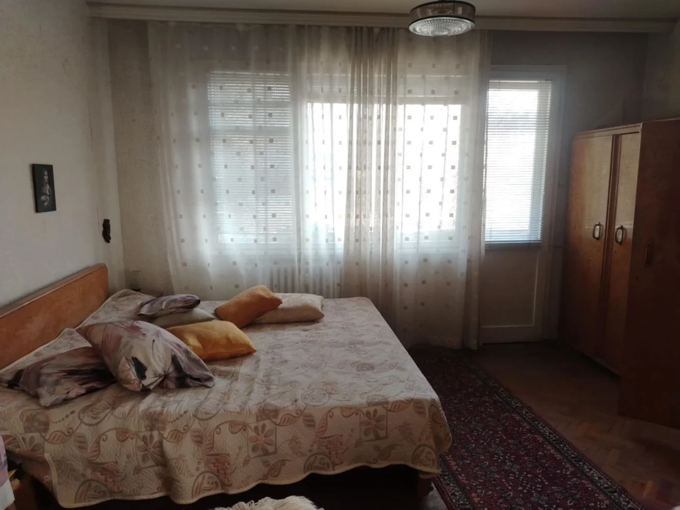 Zentrum, Mehrzimmerwohnung aus Backstein, 99m² Nettofläche, Zentralheizung, Südlage, Garage-0 Stadtzentrum, Mehrzimmerwohnung in Ziegelbauweise, 99 m² Nutzfläche, Fernwärme, Südausrichtung, Garage – 0