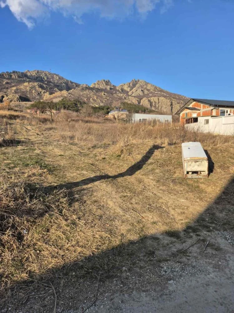 Flaches Grundstück in der Nähe der Icherensko-Straße für den Bau eines Hauses/Villa-0 Ebenes Grundstück in der Nähe der Icheren-Straße für den Bau eines Hauses/einer Villa – 0