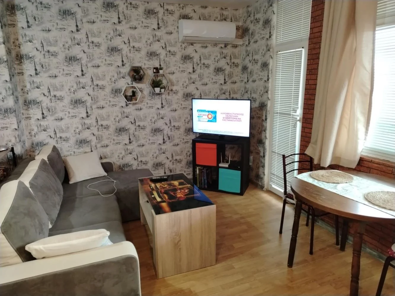 Ein-Zimmer-Wohnung, umgewandelt in zwei Schlafzimmer, Backstein, Zentralheizung, Aufzug, möbliert-0 Zweizimmerwohnung, zu einer Dreizimmerwohnung umgebaut, Backsteinbau, Fernwärme, Aufzug, möbliert – 0