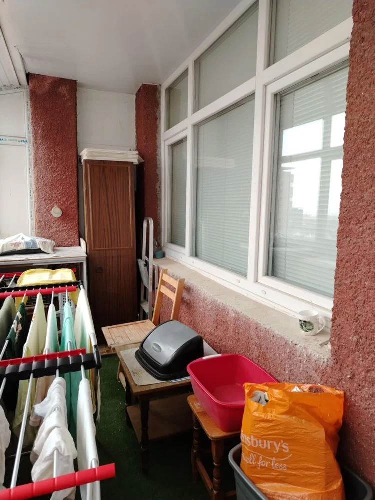 Ein-Zimmer-Wohnung, umgewandelt in zwei Schlafzimmer, Backstein, Zentralheizung, Aufzug, möbliert-0 Zweizimmerwohnung, zu einer Dreizimmerwohnung umgebaut, Backsteinbau, Fernwärme, Aufzug, möbliert – 0