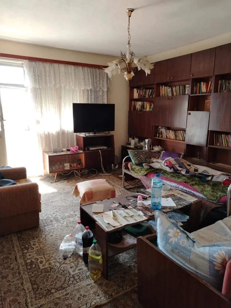 Zweite Etage des Wohngebäudes + Kastenraum im Erdgeschoss + gemauerte Garage + Teil des Grundstücks-0 Zweiter Stock eines Wohngebäudes + Einliegerwohnung im Erdgeschoss + gemauerte Garage + Eigentumsanteil am Grundstück – 0