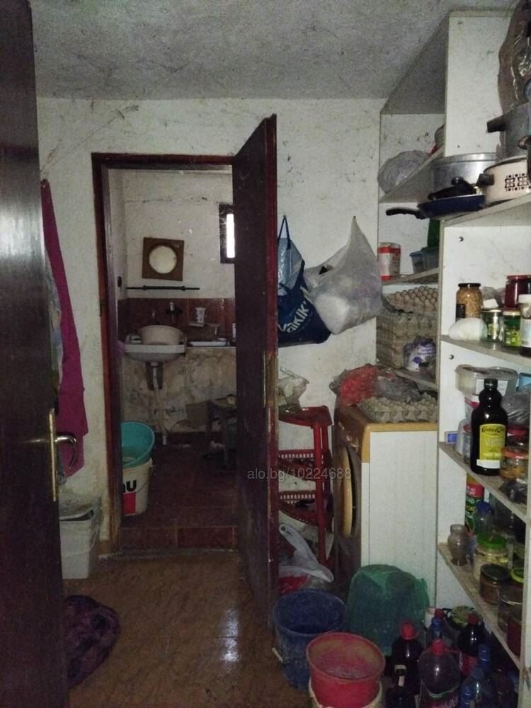 Масивна тухлена вила на два етажа в м. Каменка, асфалтов път - 0