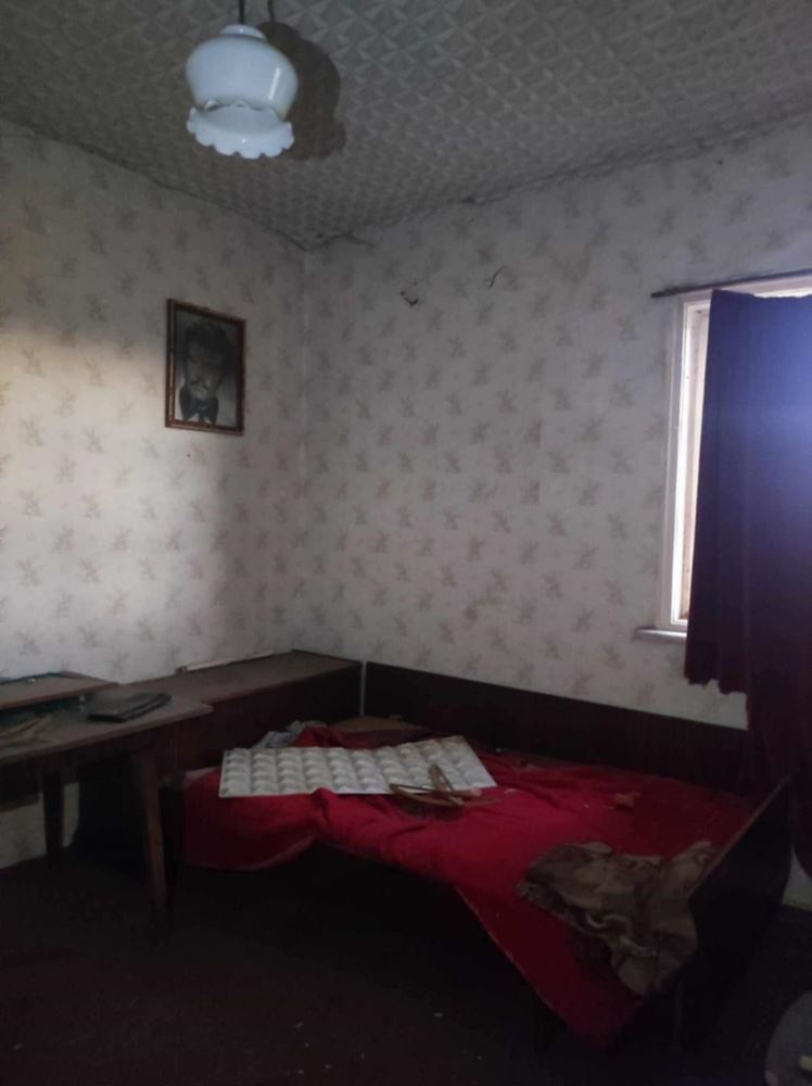Тухлена къща в село Желю войвода и двор 4600кв. м - 0