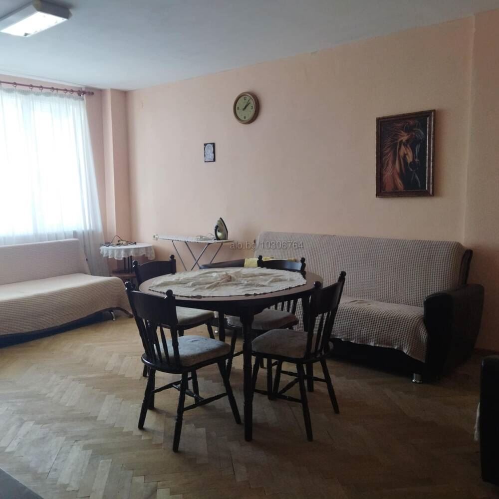близо до Ларго - продава двустаен, тухлен апартамент, ТЕЦ - 0