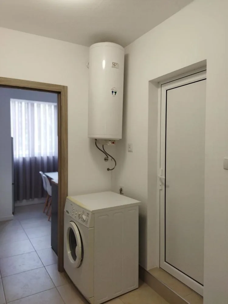 Ein-Zimmer-Wohnung zur Miete, erster Stock - sq. Stoyan Zaimov-0 Двустаен апартамент под наем, първи етаж - кв. Стоян Заимов - 0