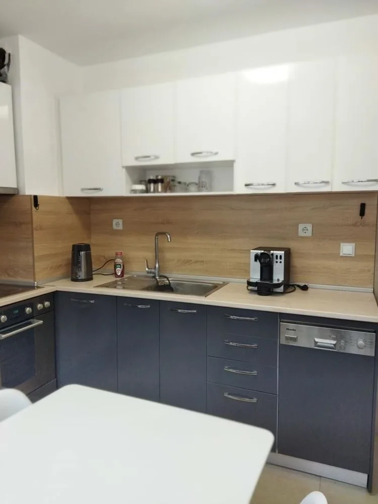 Ein-Zimmer-Wohnung zur Miete, erster Stock - sq. Stoyan Zaimov-0 Двустаен апартамент под наем, първи етаж - кв. Стоян Заимов - 0