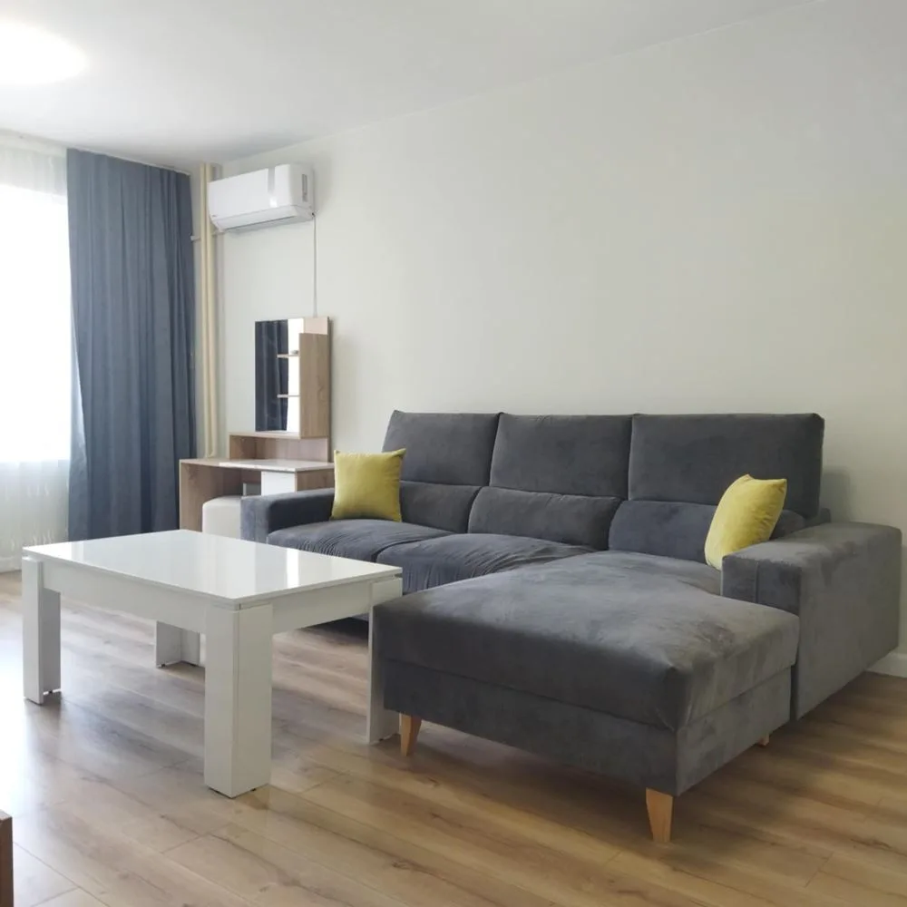 Ein-Zimmer-Wohnung zur Miete, erster Stock - sq. Stoyan Zaimov-0 Двустаен апартамент под наем, първи етаж - кв. Стоян Заимов - 0