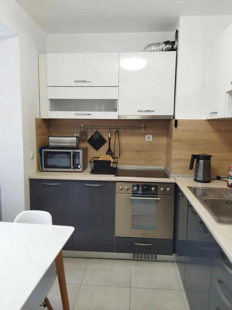 Ein-Zimmer-Wohnung zur Miete, erster Stock - sq. Stoyan Zaimov-0 Двустаен апартамент под наем, първи етаж - кв. Стоян Заимов - 0