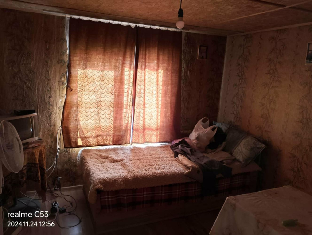 Едноетажна тухлена къща с голям двор и овошки в гр. Кермен, на 25 км от Сливен - 0