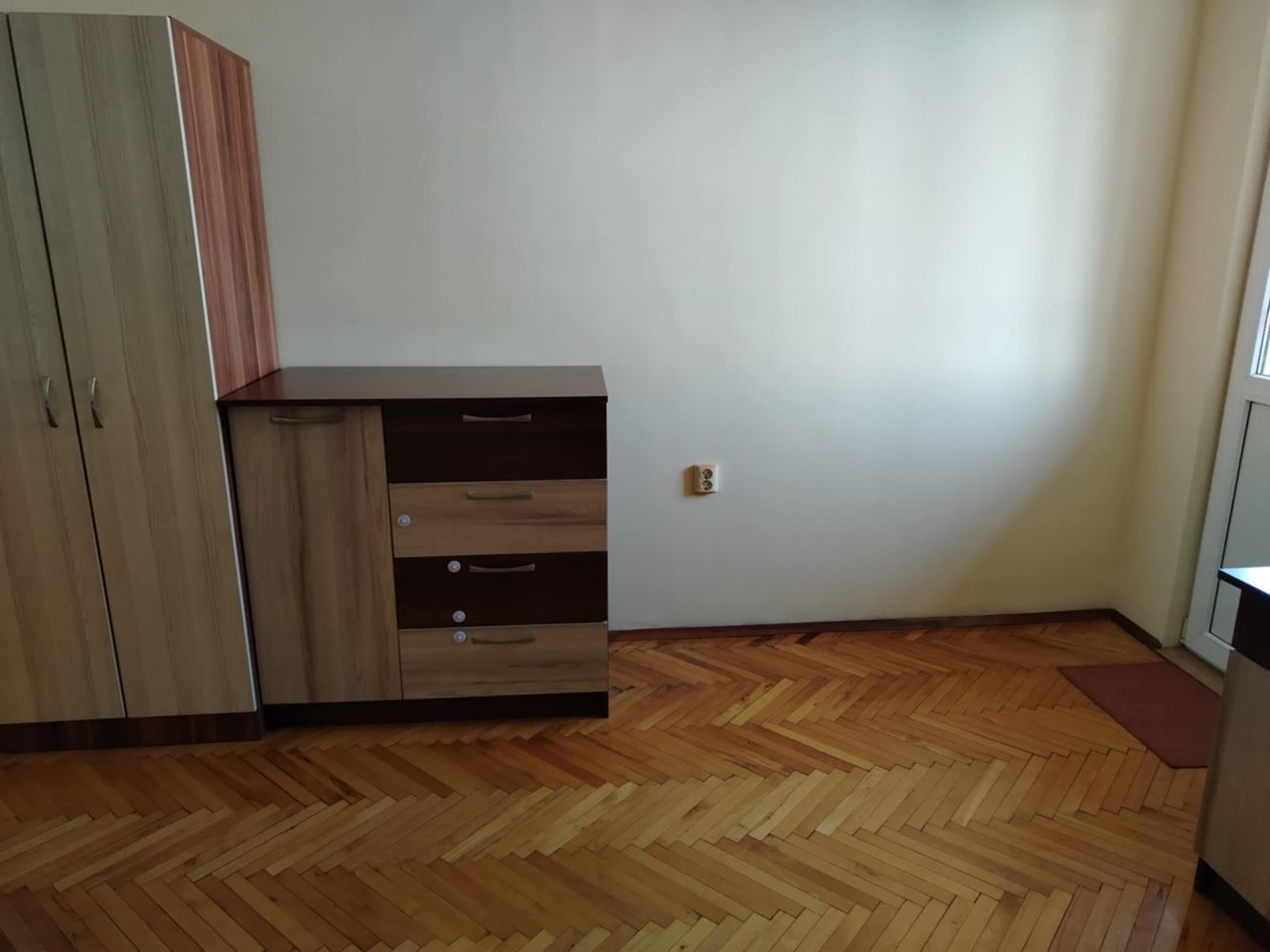 Тристаен тухлен апартамент с ТЕЦ в Центъра - 0