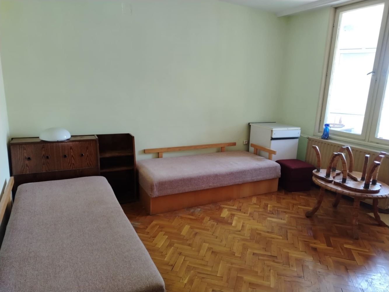 Уникален имот в Центъра на града, големи стаи, с възможност за обособяване на трета спалня - 0