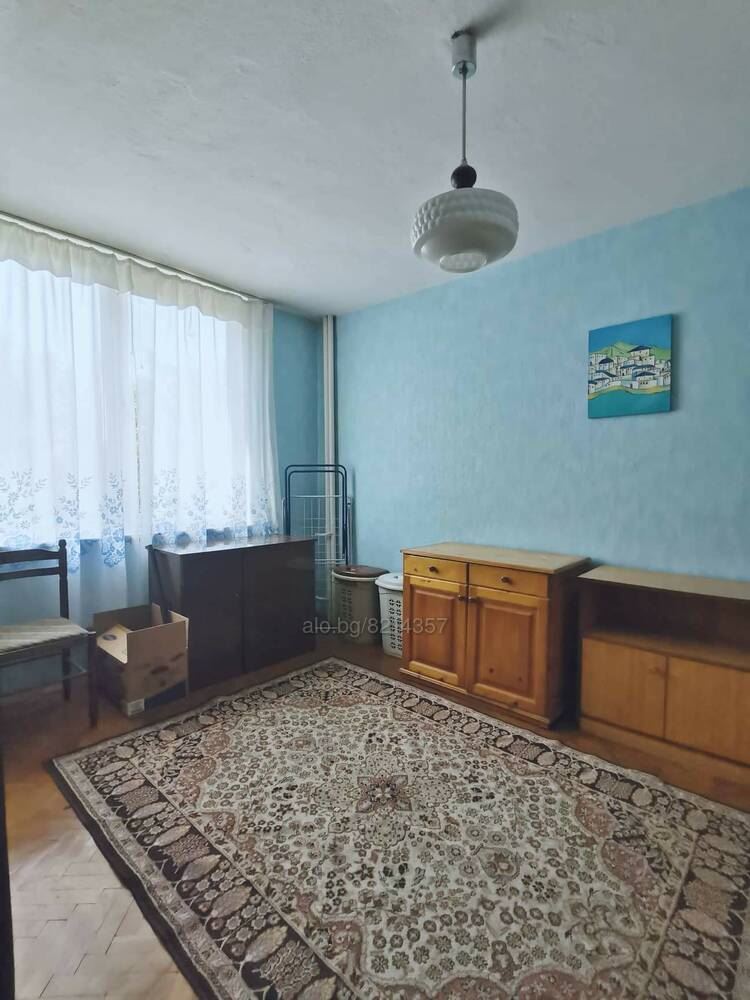 Двустаен апартамент в кв. Ново село. - 0