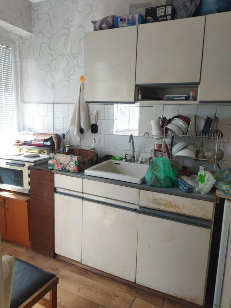 Едностаен апартамент 36 кв.м. в саниран блок с ТЕЦ, кв. Сини Камъни – до училище и супермаркет - 0