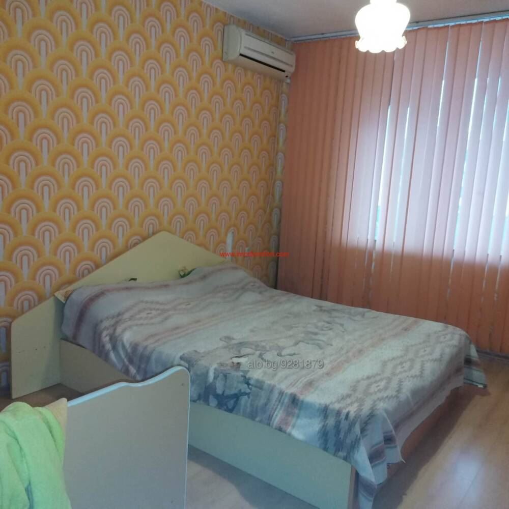 кв. ”ДРУЖБА” - продава двустаен, тухлен апартамент с ТЕЦ, Юг - 0