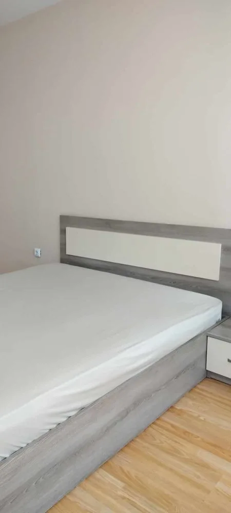 Quartal. ”Druschba” - zu verkaufen ein Schlafzimmer, Backstein-Wohnung, möbliert + angrenzende Land-0 кв. ”Дружба” - продава двустаен, тухлен апартамент, обзаведен + прилежаща земя - 0