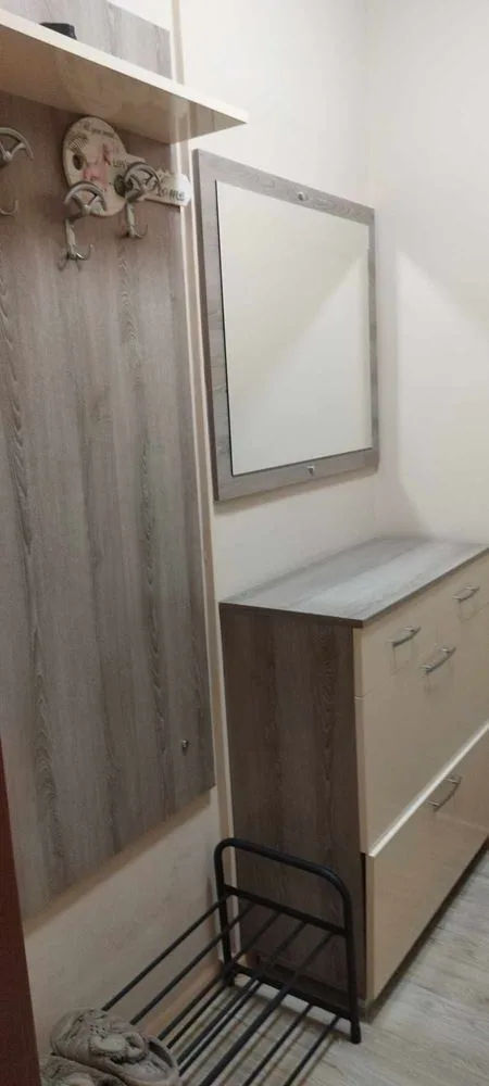 Quartal. ”Druschba” - zu verkaufen ein Schlafzimmer, Backstein-Wohnung, möbliert + angrenzende Land-0 кв. ”Дружба” - продава двустаен, тухлен апартамент, обзаведен + прилежаща земя - 0