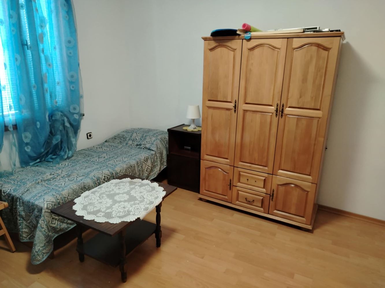 кв. ”НОВО СЕЛО” - продава триетажна къща, масивна, плоча, подходяща за 2 и повече семейства - 0
