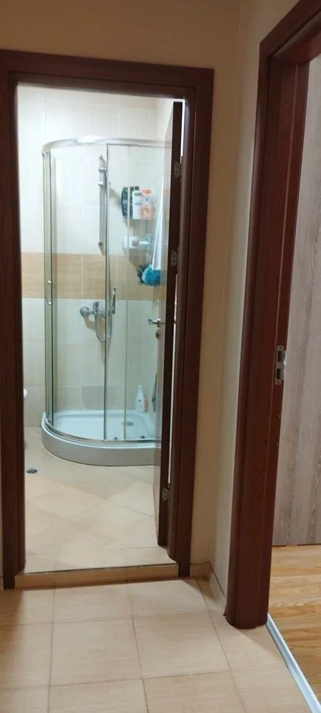 Quartal. ”Druschba” - zu verkaufen ein Schlafzimmer, Backstein-Wohnung, möbliert + angrenzende Land-0 кв. ”Дружба” - продава двустаен, тухлен апартамент, обзаведен + прилежаща земя - 0