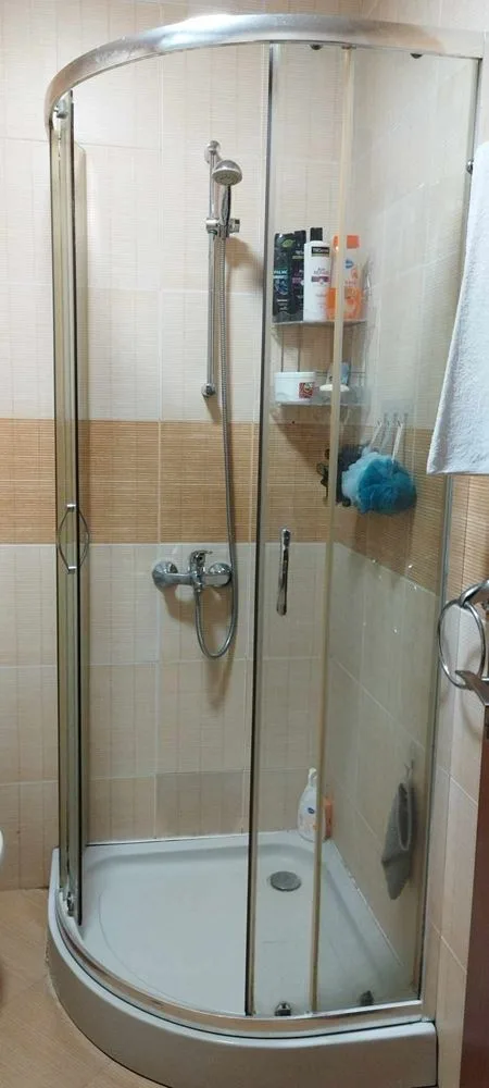 Quartal. ”Druschba” - zu verkaufen ein Schlafzimmer, Backstein-Wohnung, möbliert + angrenzende Land-0 кв. ”Дружба” - продава двустаен, тухлен апартамент, обзаведен + прилежаща земя - 0