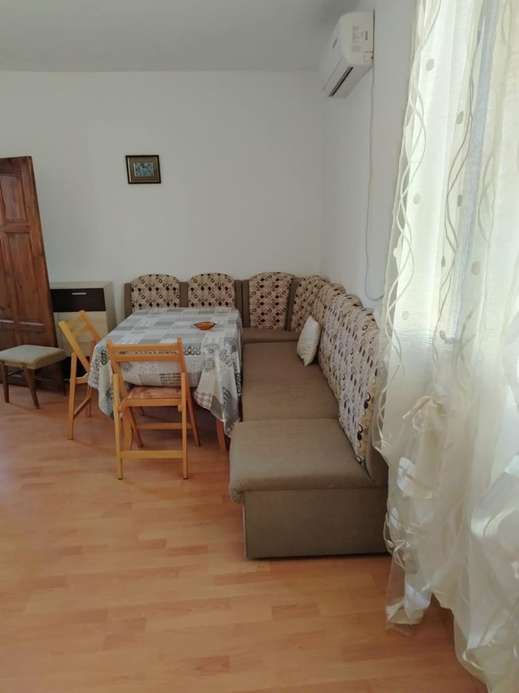 кв. ”НОВО СЕЛО” - продава триетажна къща, масивна, плоча, подходяща за 2 и повече семейства - 0