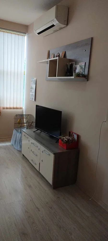 Quartal. ”Druschba” - zu verkaufen ein Schlafzimmer, Backstein-Wohnung, möbliert + angrenzende Land-0 кв. ”Дружба” - продава двустаен, тухлен апартамент, обзаведен + прилежаща земя - 0