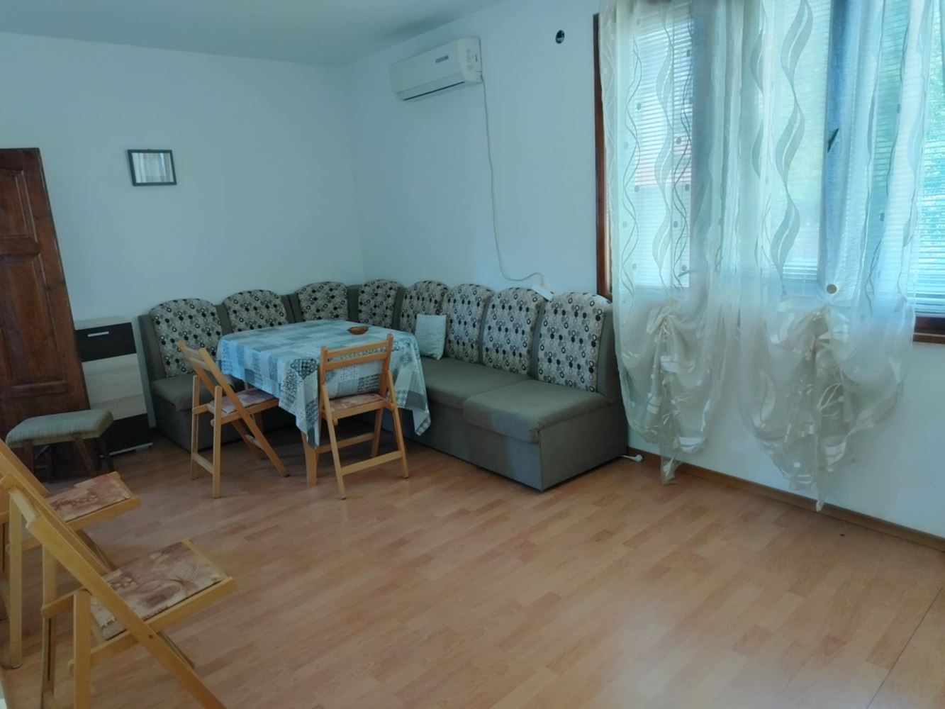 кв. ”НОВО СЕЛО” - продава триетажна къща, масивна, плоча, подходяща за 2 и повече семейства - 0