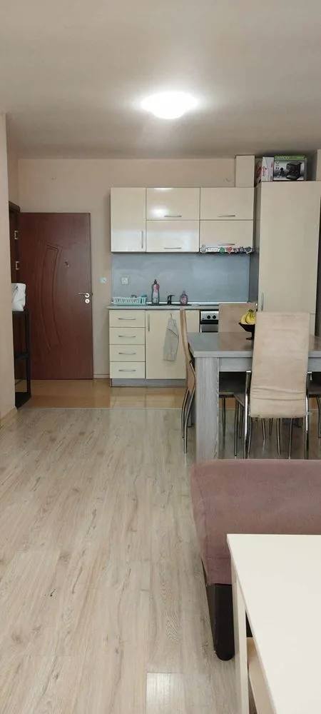 Quartal. ”Druschba” - zu verkaufen ein Schlafzimmer, Backstein-Wohnung, möbliert + angrenzende Land-0 кв. ”Дружба” - продава двустаен, тухлен апартамент, обзаведен + прилежаща земя - 0