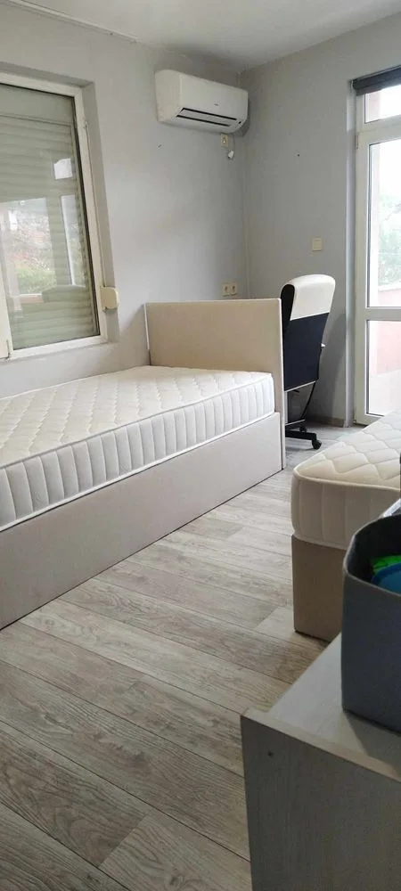 Broad Center - zwei Schlafzimmer, möbliert, Niederflur, Garage-0 Shirak-Zentrum – Dreizimmerwohnung, möbliert, unteres Stockwerk, Garage – 0