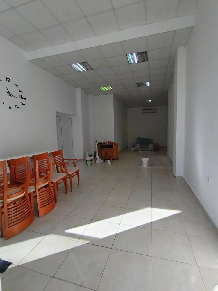 Geschäft/Büro zur Miete in sq. Neubau, ausgezeichnete Lage-0 Ladenlokal/Büro zu vermieten im Stadtteil Mladost – Neubau, hervorragende Lage – 0