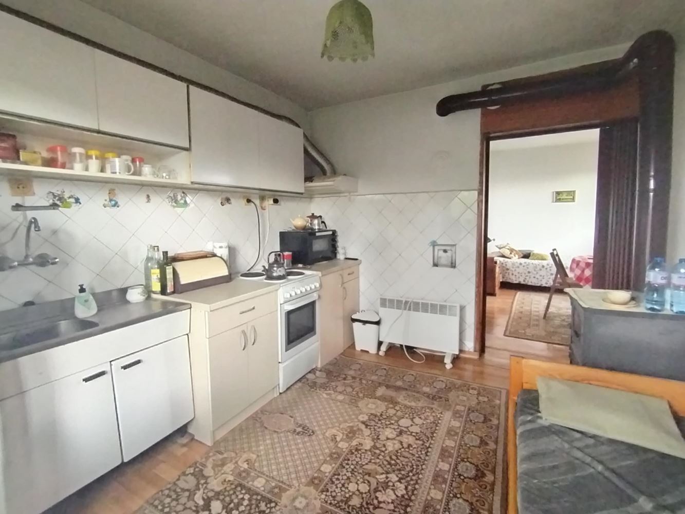 Масивна, двуетажна тухлена къща на плоча в с. Ковачите - 0