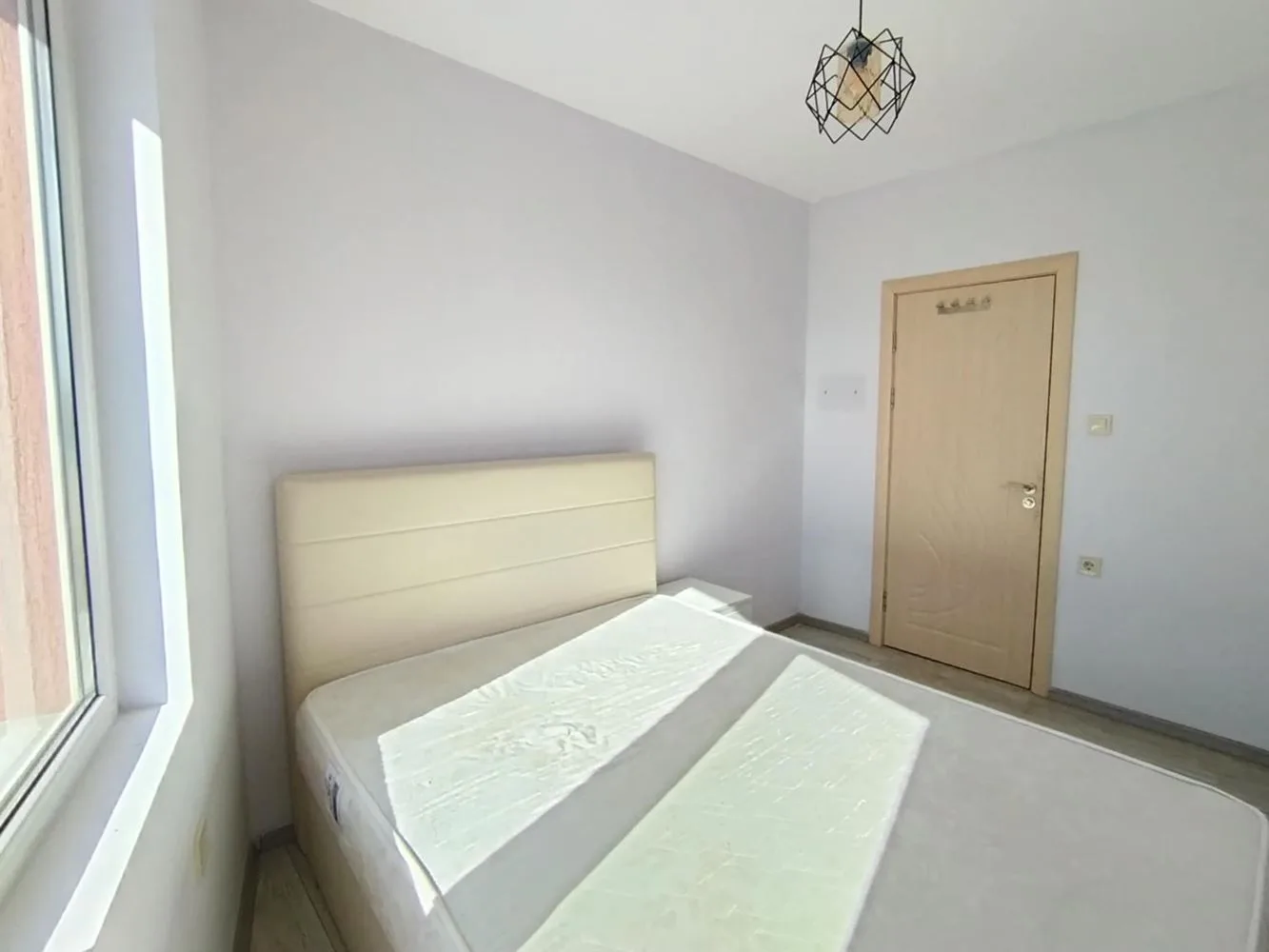 Broad Center - zwei Schlafzimmer, möbliert, Niederflur, Garage-0 Shirak-Zentrum – Dreizimmerwohnung, möbliert, unteres Stockwerk, Garage – 0