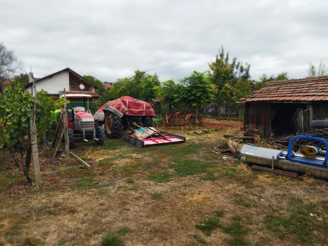 Zum Verkauf steht ein Eckgrundstück in dem Dorf von. 374 sq.m., neben der Schule-0 Продава се ъглов парцел в кв. Речица - 374 кв.м., до училище - 0
