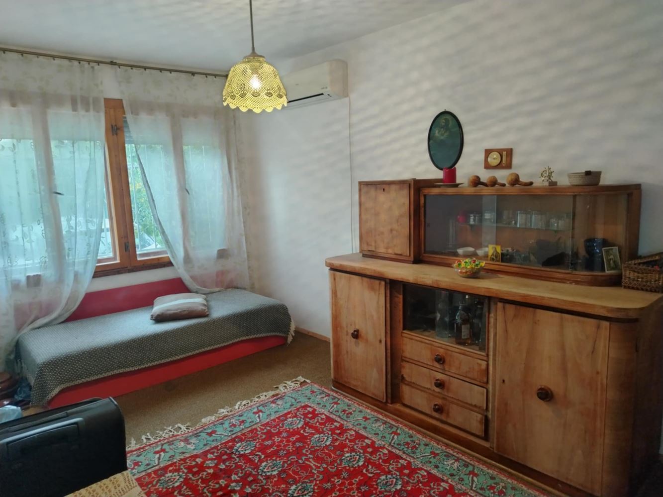 Масивна, двуетажна тухлена къща на плоча в с. Ковачите - 0