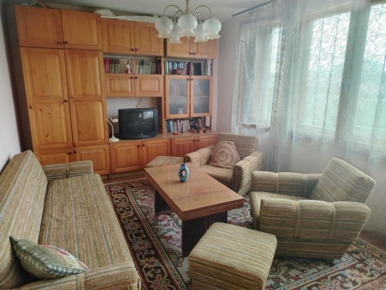 Масивна, двуетажна тухлена къща на плоча в с. Ковачите - 0