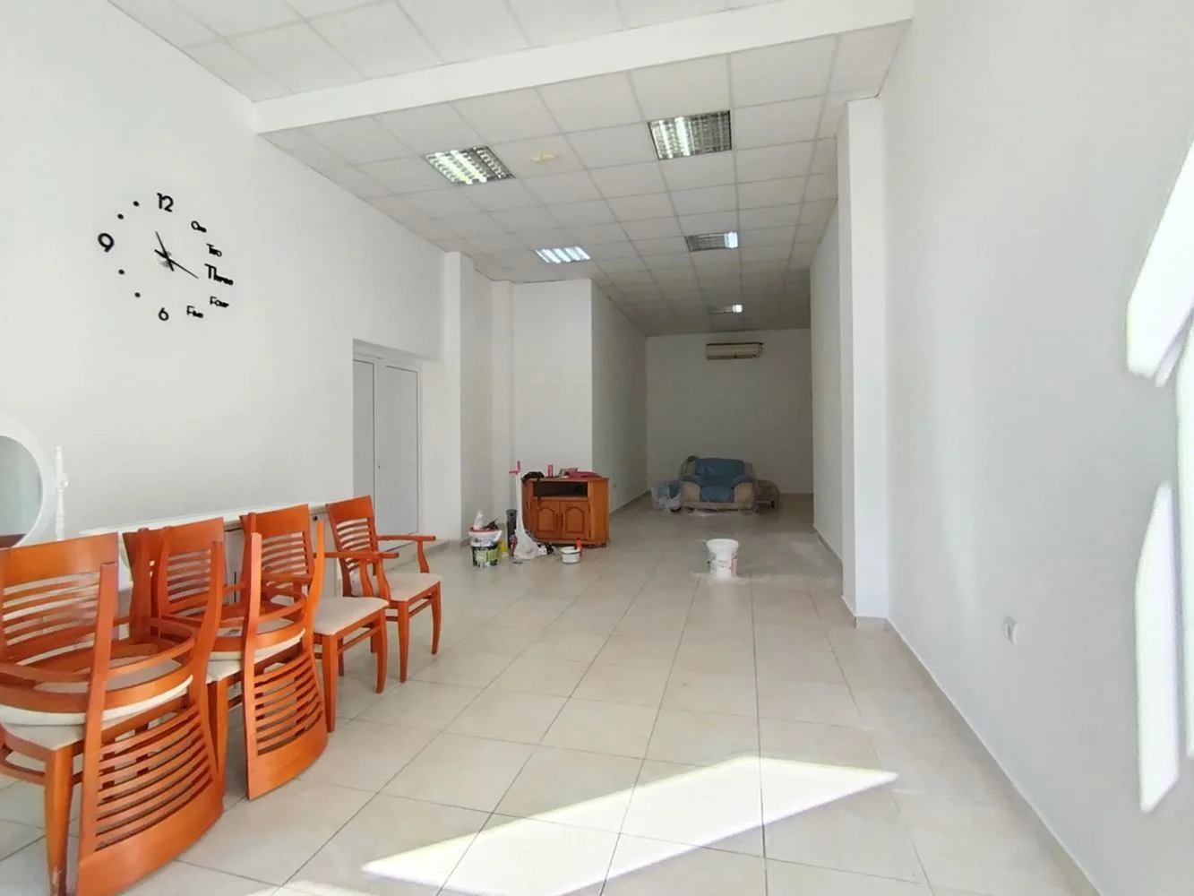 Geschäft/Büro zur Miete in sq. Neubau, ausgezeichnete Lage-0 Ladenlokal/Büro zu vermieten im Stadtteil Mladost – Neubau, hervorragende Lage – 0