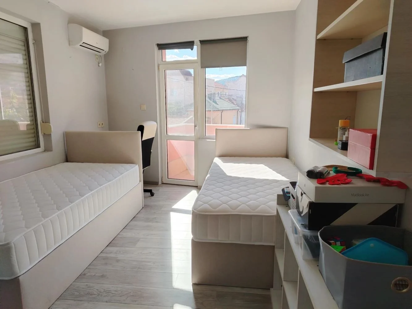 Broad Center - zwei Schlafzimmer, möbliert, Niederflur, Garage-0 Shirak-Zentrum – Dreizimmerwohnung, möbliert, unteres Stockwerk, Garage – 0