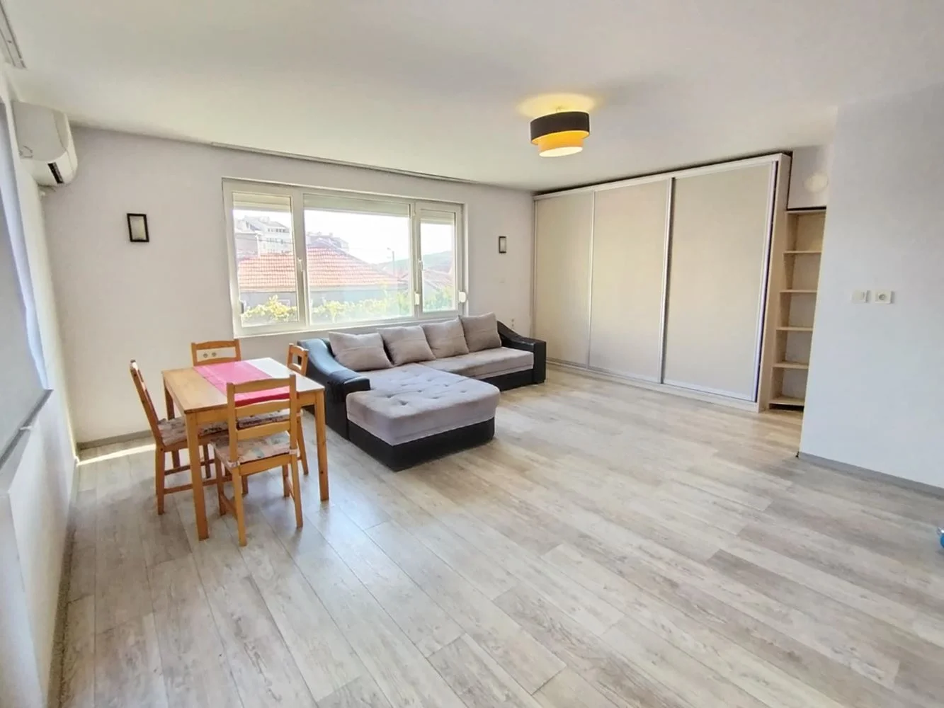 Broad Center - zwei Schlafzimmer, möbliert, Niederflur, Garage-0 Shirak-Zentrum – Dreizimmerwohnung, möbliert, unteres Stockwerk, Garage – 0