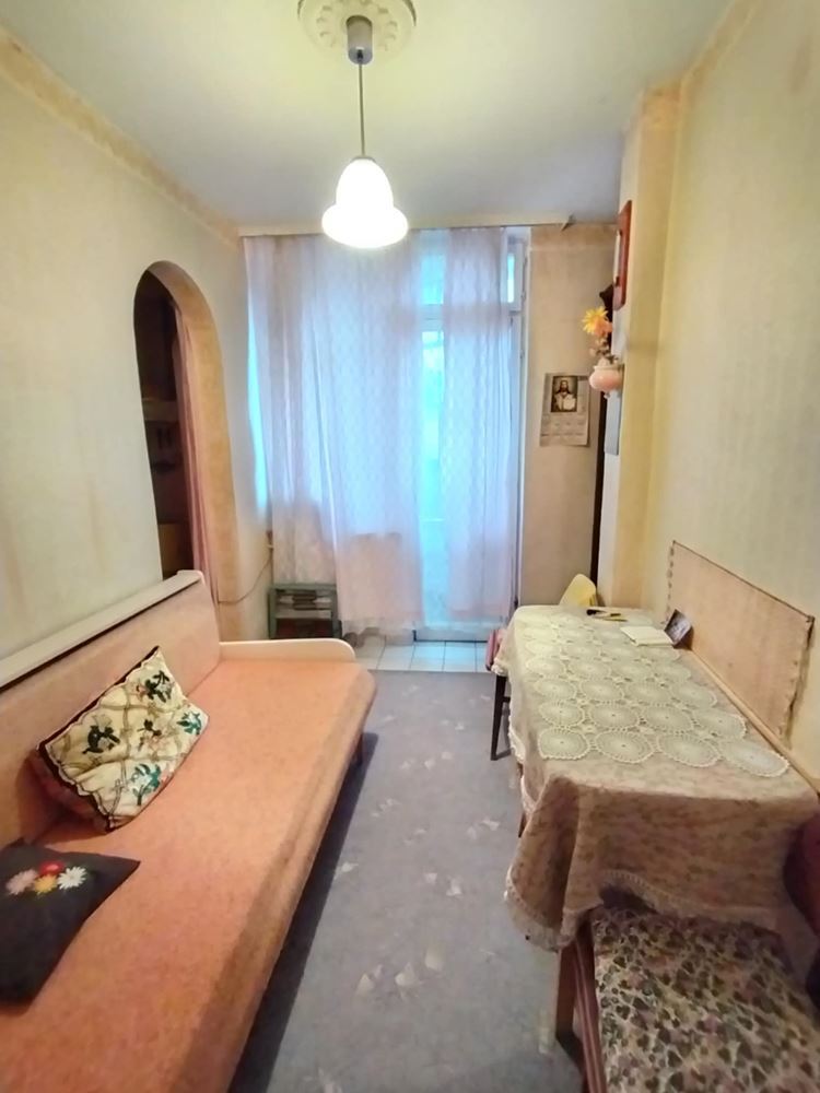 Тухлена гарсониера, две отделни стаи, ТЕЦ - 0